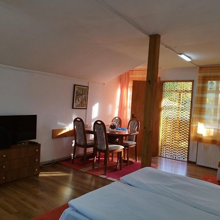 Villa Jun Guest House ベログラドチク エクステリア 写真